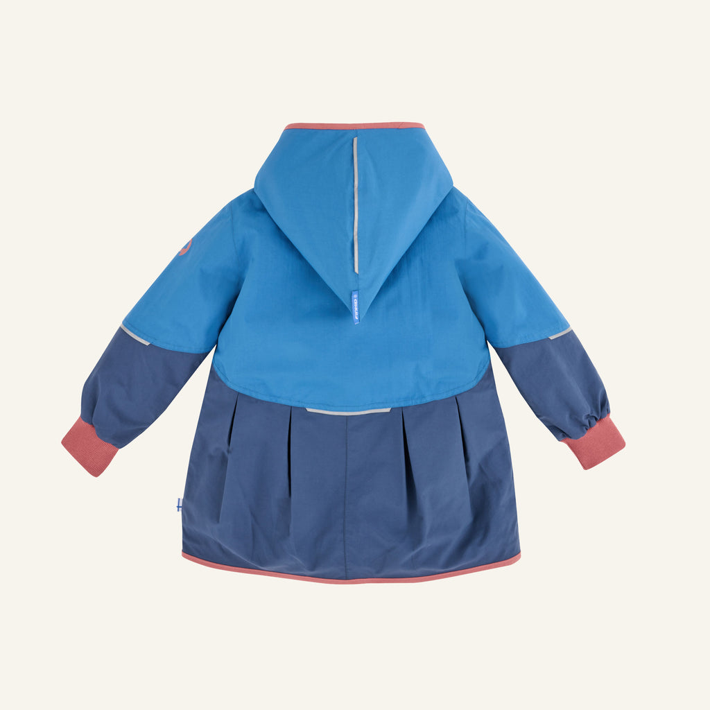 Kinderregenjacke mit Kapuze, Rückenansicht, zweifarbig blau mit rosa Saumkanten