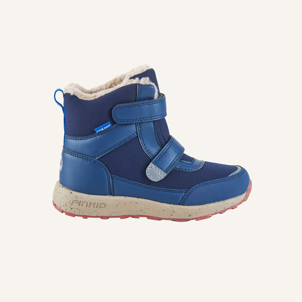 Dunkelblaue Winterstiefel mit Klettlasche, Lammfell-Imitat am Schaft und profilierter Sohle
