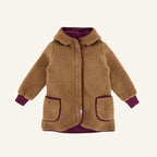 Kinder-Fleecejacke hellbraun mit Reißverschluss, Kapuze und beerenfarbenen Details