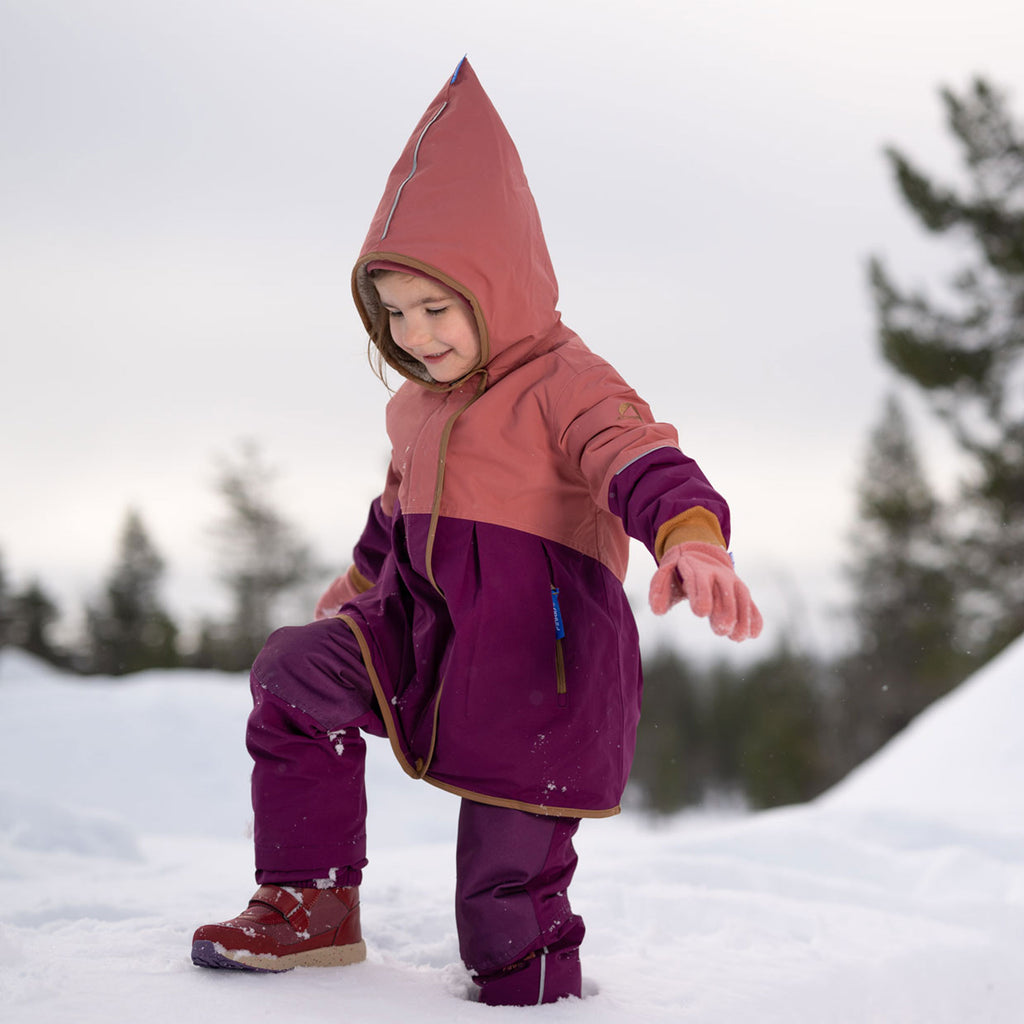 Kinderjacke mit Kapuze in lila, Farbblock-Design und Reißverschluss vorne