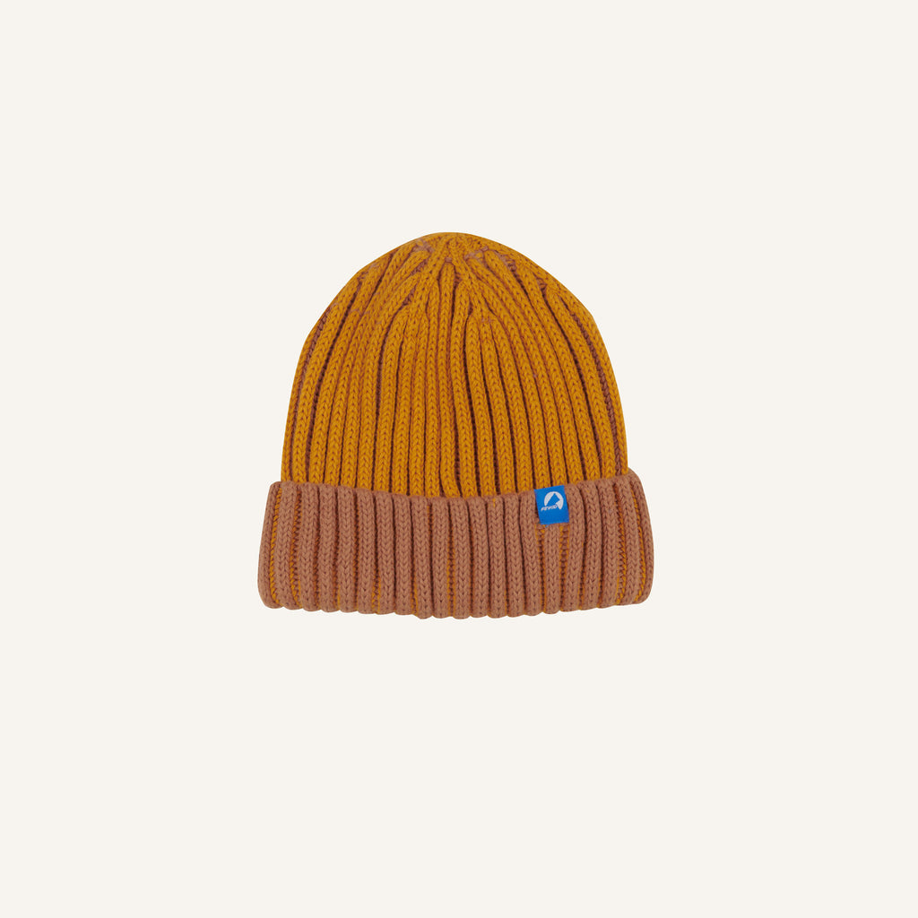 Kinder-Strickmütze senfgelb mit beigem Umschlag und gesticktem Logo