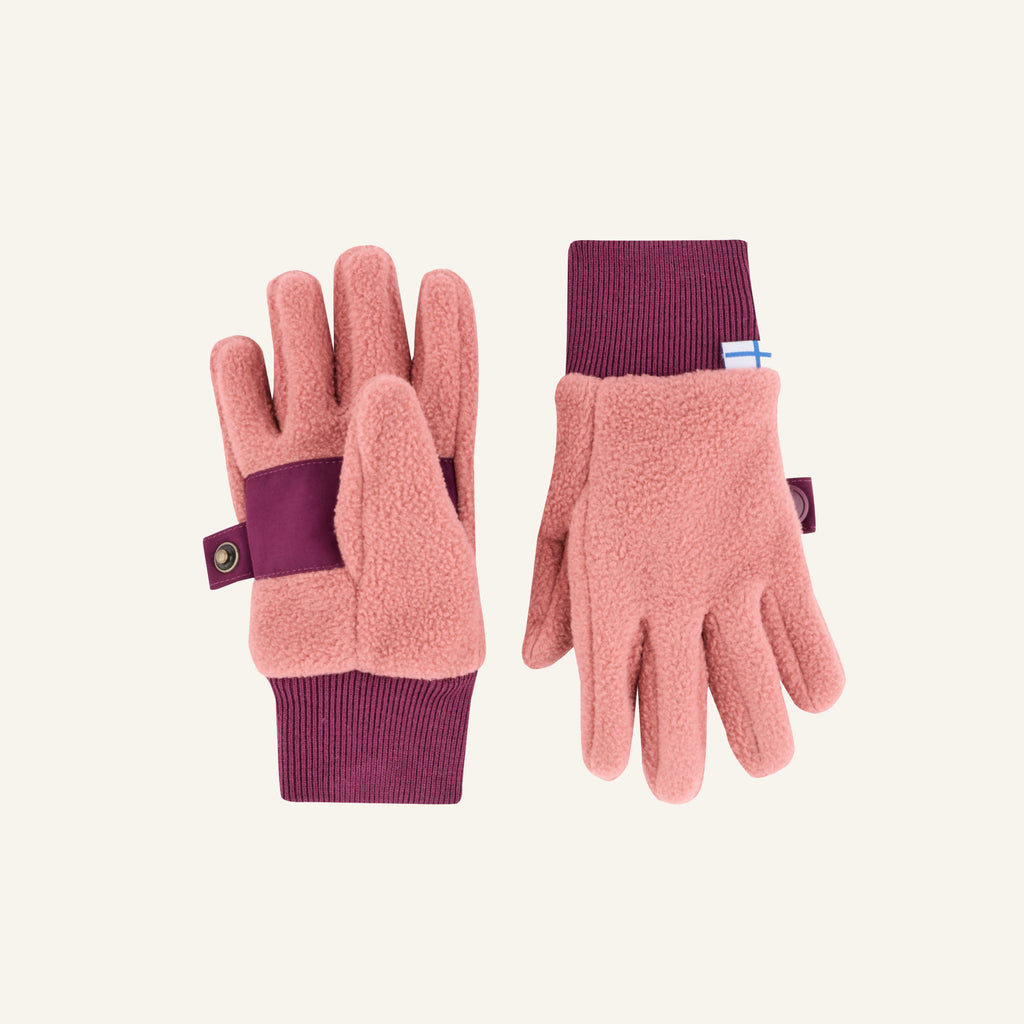 Rosafarbene Handschuhe mit beerenfarbenem gestreiftem Bündchen und Knopfband